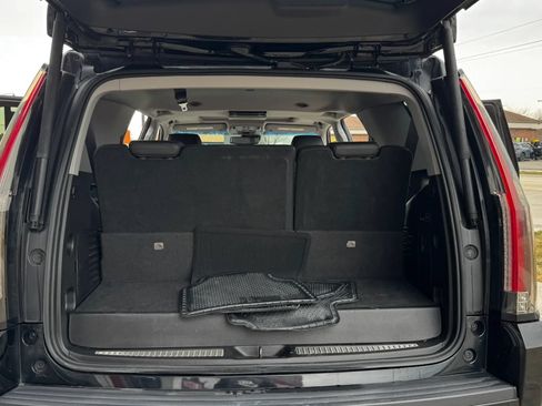 Used 2016 Cadillac Escalade Luxury AWD/4WD image 18