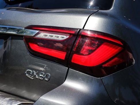 Used 2018 INFINITI QX80 4WD w/ Driver Assistance Package image 13