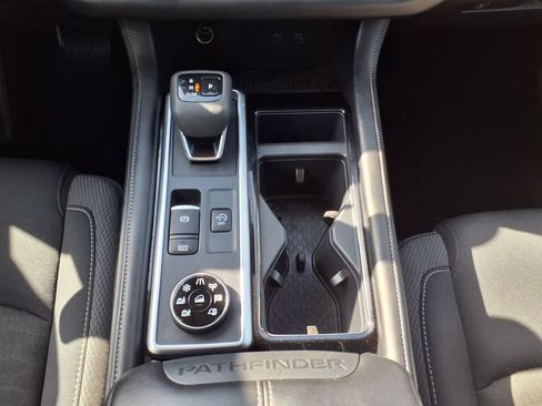 Used 2025 Nissan Pathfinder SV AWD/4WD image 35