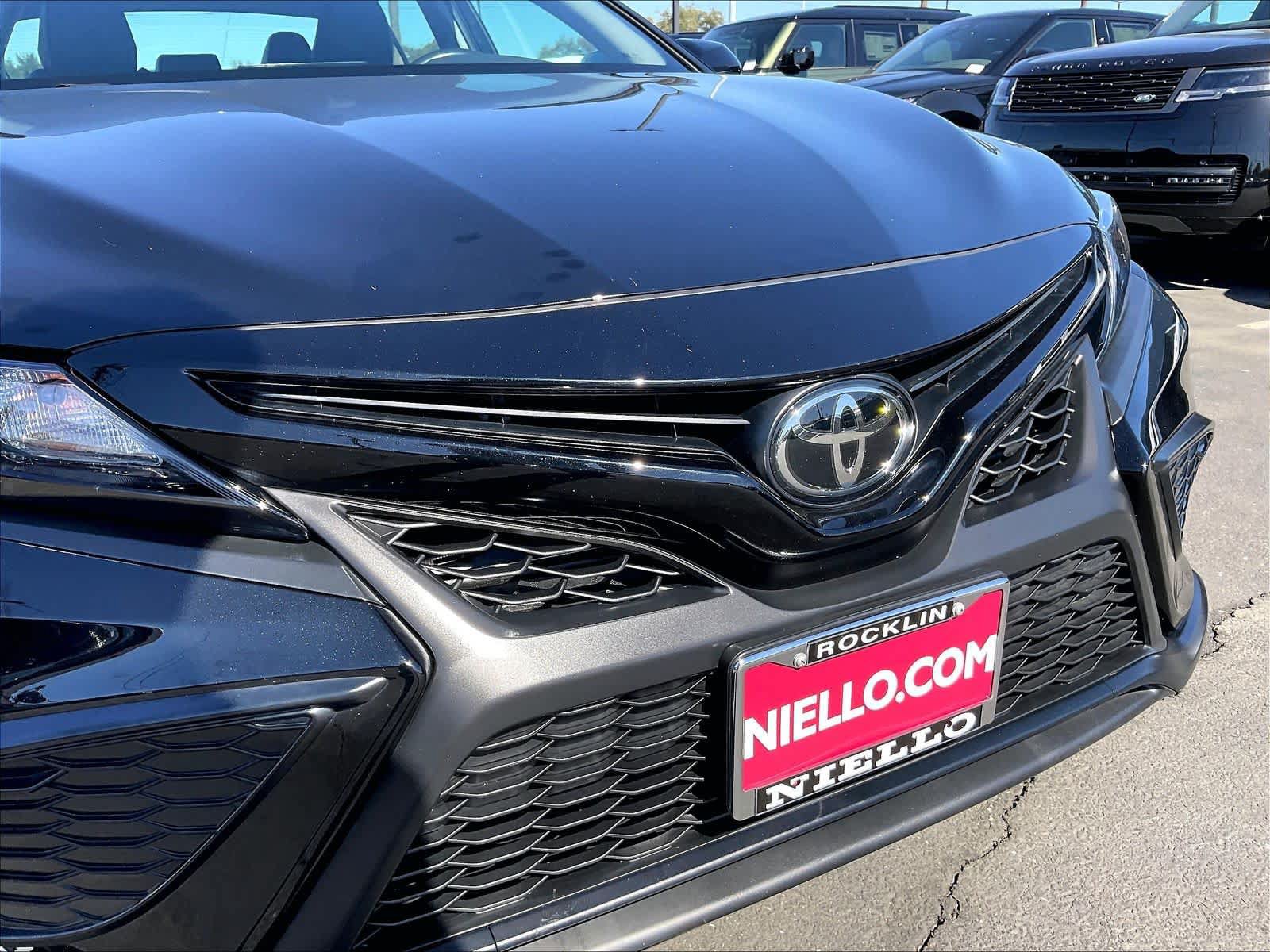 Used 2024 Toyota Camry SE FWD image 32