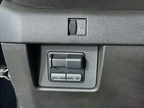 Used 2024 Chevrolet Colorado Trail Boss w/ Technology Package AWD/4WD image 10