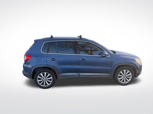 Used 2011 Volkswagen Tiguan SEL image 4