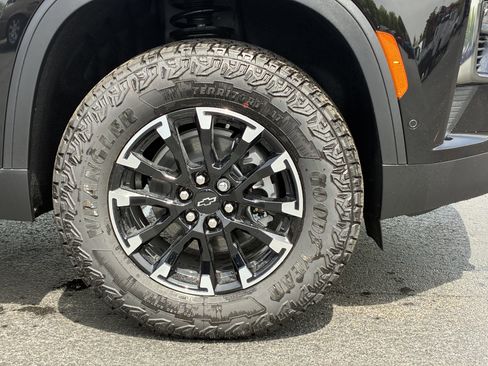 New 2026 Chevrolet Traverse Z71 w/ Enhanced Driving Package AWD/4WD image 6