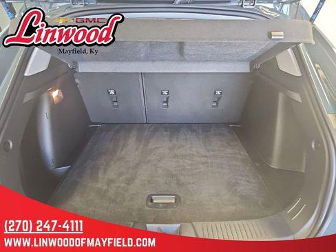Used 2025 Chevrolet Trax LT FWD image 12