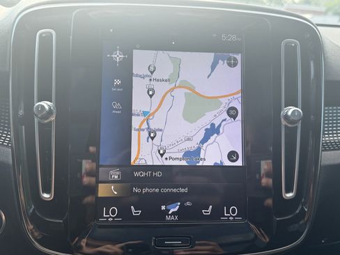 Used 2019 Volvo XC40 T5 R-Design image 9