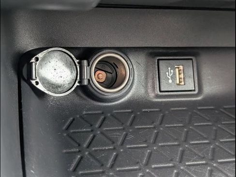 Used 2024 Toyota RAV4 XLE image 25