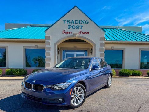 Used 2017 BMW 320i Sedan RWD image 2