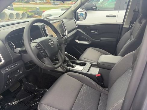 Used 2025 Nissan Frontier SV w/ SV Convenience Package AWD/4WD image 25