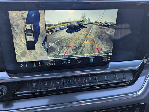 Used 2024 Chevrolet Silverado 3500 High Country w/ Technology Package image 16