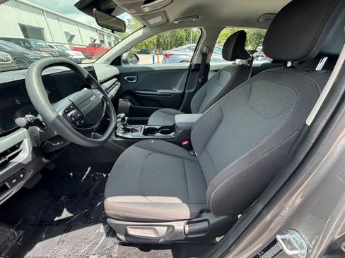 Used 2025 Kia K4 FWD image 25