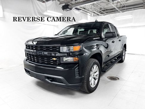 Used 2020 Chevrolet Silverado 1500 Custom w/ Custom Value Package AWD/4WD image 1