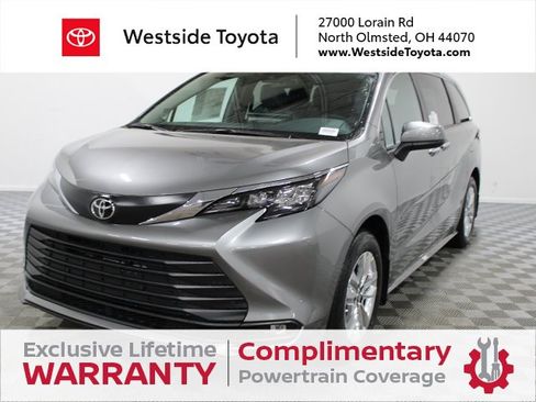 New 2026 Toyota Sienna XLE image 1