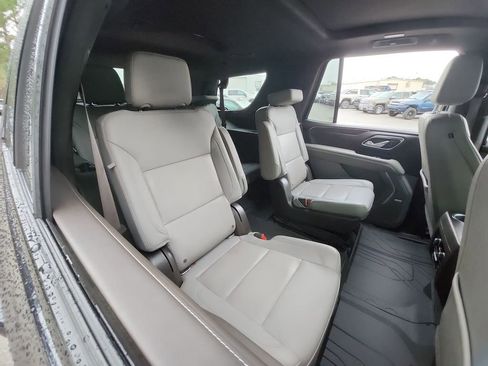 Used 2021 Chevrolet Tahoe Z71 image 32