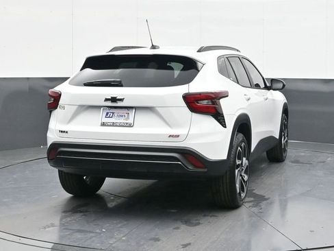 New 2026 Chevrolet Trax RS w/ Sunroof Package image 13