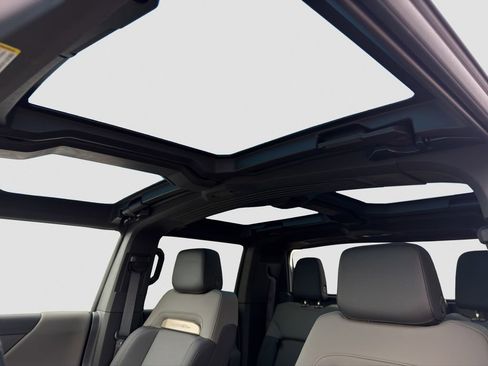 Certified 2024 GMC Hummer EV 3X AWD/4WD image 16