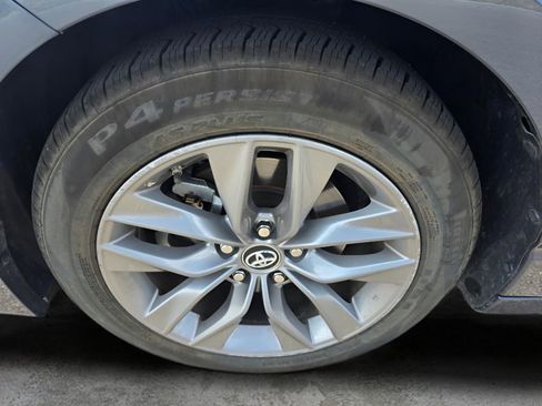 Used 2019 Toyota Avalon XLE w/ Carpet Mat Package FWD image 29