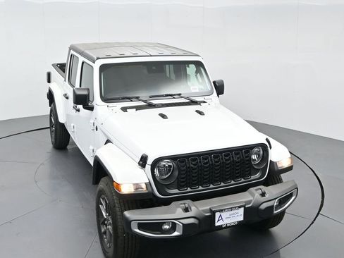 New 2025 Jeep Gladiator Sport image 48