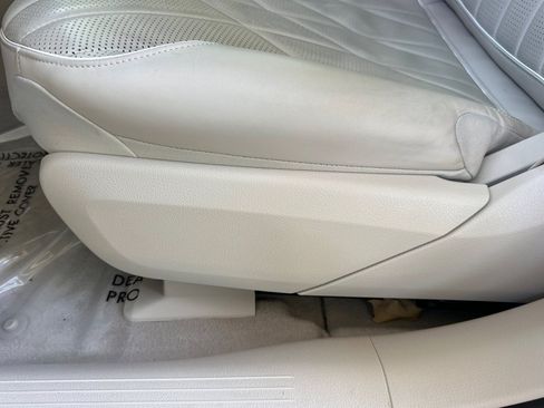 Used 2022 Mercedes-Benz EQS 580 4MATIC Sedan image 15