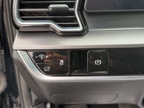 Used 2025 Kia Sportage SX FWD image 8