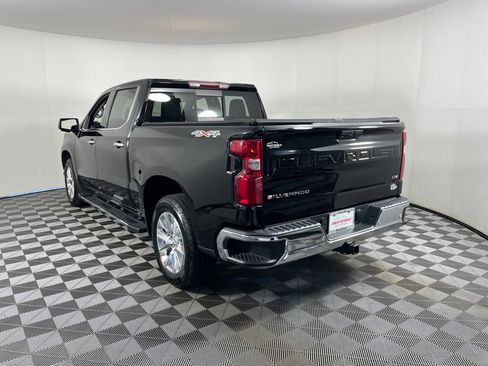Used 2022 Chevrolet Silverado 1500 LTZ w/ LTZ Premium Package AWD/4WD image 16