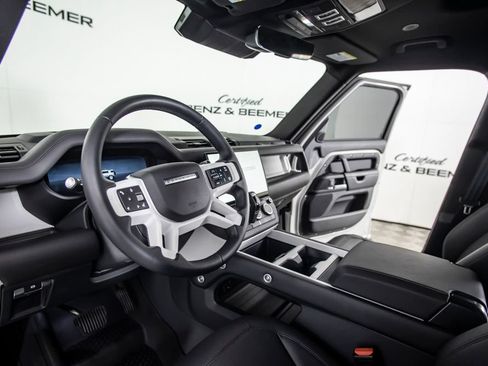 Used 2026 Land Rover Defender 110 X-Dynamic SE AWD/4WD image 23