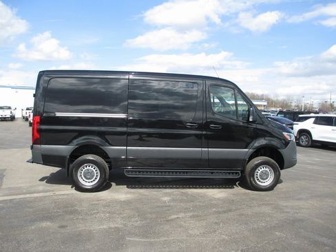 Used 2024 Mercedes-Benz Sprinter 144 Cargo image 5