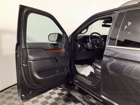 Used 2023 Lincoln Navigator Reserve image 15