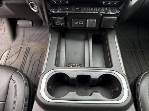 Used 2023 Chevrolet Silverado 2500 High Country w/ Z71 Off-Road Package AWD/4WD image 18