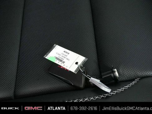 New 2026 GMC Acadia Denali w/ Super Cruise Package FWD image 39
