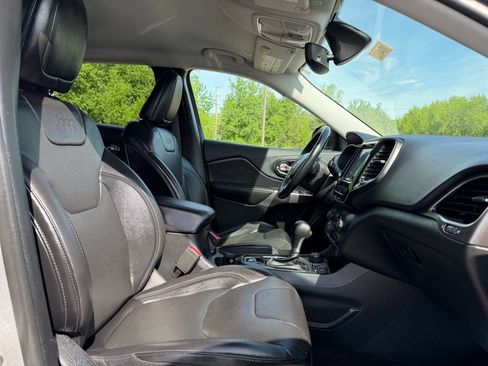 Used 2019 Jeep Cherokee Limited AWD/4WD image 14