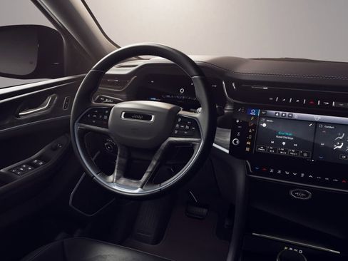 New 2026 Jeep Grand Cherokee L Limited image 9