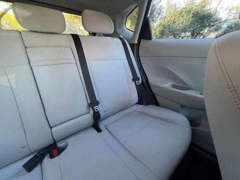 Used 2025 Hyundai Kona SEL image 37