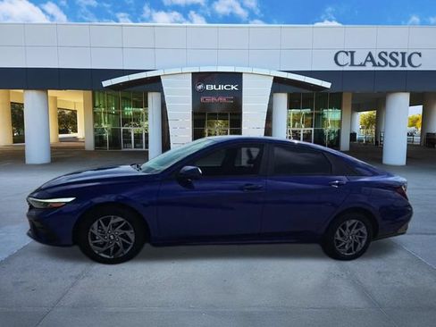 Used 2024 Hyundai Elantra SEL FWD image 4