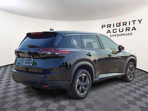 Used 2025 Nissan Rogue SV FWD image 4