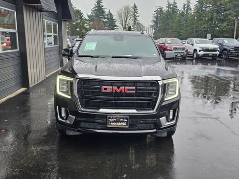Used 2023 GMC Yukon XL SLE image 2