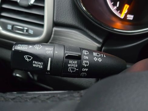 Used 2019 Jeep Grand Cherokee Altitude image 31