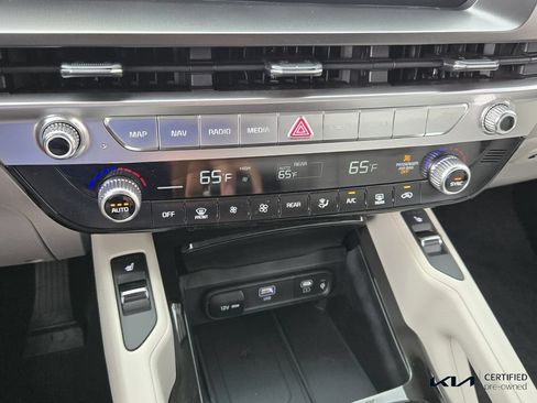 Certified 2024 Kia Telluride S FWD image 23