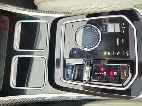 Used 2023 BMW i7 xDrive60 w/ Executive Package 2 AWD/4WD image 49