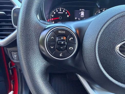Used 2020 Kia Soul LX image 29