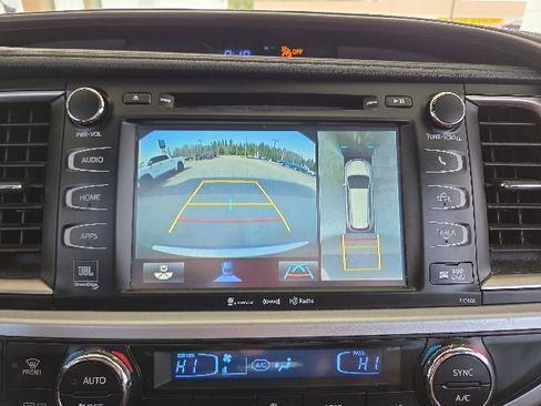 Used 2017 Toyota Highlander Limited AWD/4WD image 13