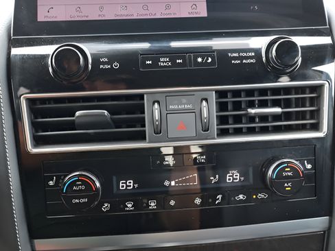 Used 2024 INFINITI QX80 Luxe AWD/4WD image 32