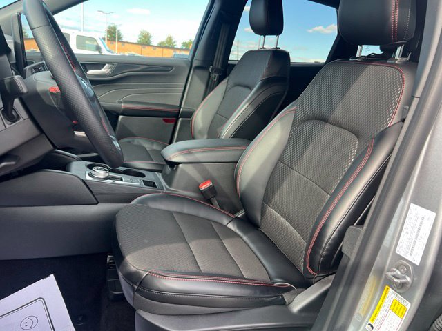 Certified 2024 Ford Escape ST-Line w/ Tech Pack #1 AWD/4WD image 17