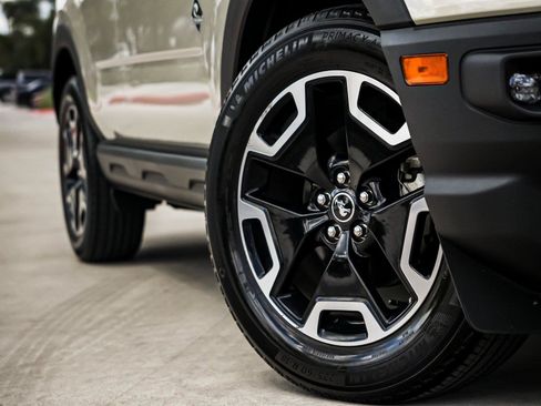 Used 2024 Ford Bronco Sport Outer Banks w/ Tech Package AWD/4WD image 2