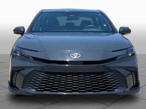 Used 2025 Toyota Camry SE FWD image 4