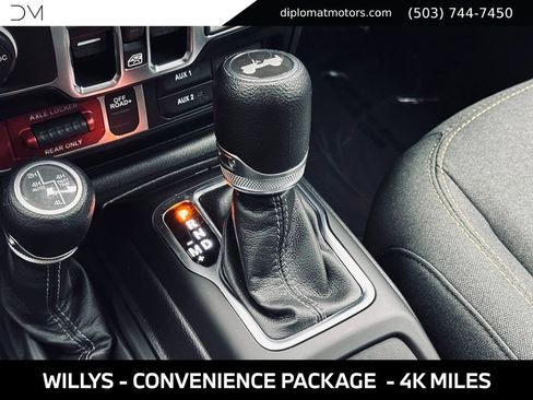 Used 2024 Jeep Wrangler Unlimited AWD/4WD image 43