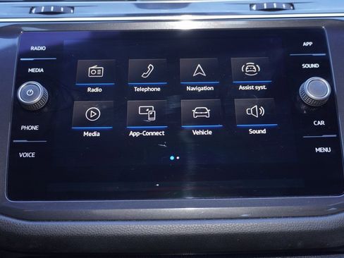 Used 2023 Volkswagen Tiguan SE image 16