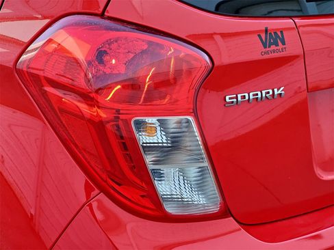 Used 2022 Chevrolet Spark LT image 33