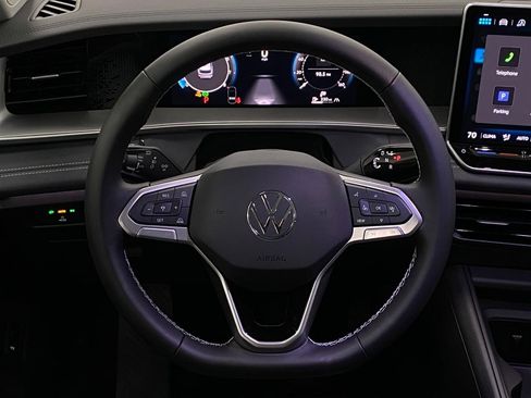 New 2025 Volkswagen Tiguan SE image 15