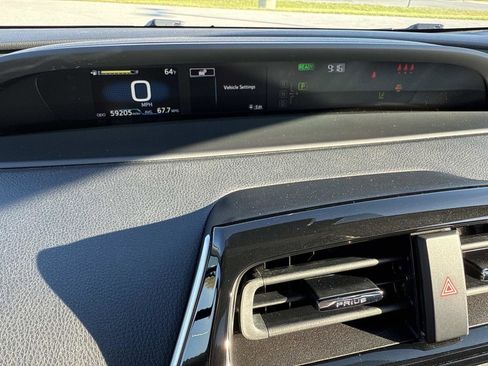 Used 2021 Toyota Prius Prime Limited image 5