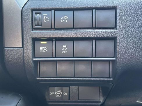 Used 2025 Toyota Tacoma TRD Sport AWD/4WD image 23